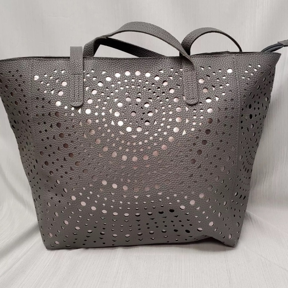 NEW Bath and Body Works 
Gray & Rose Gold Tote Handbag
Gray Tote Bag